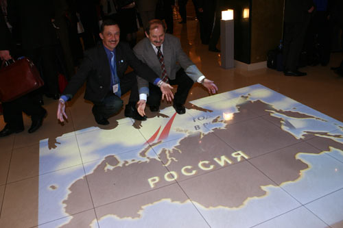 Корпоративный праздник: Amway празднует 1 год в России